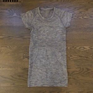 Lulu Lemon shirt. Great condition.